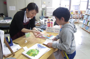 図書館見学（野尻小）1