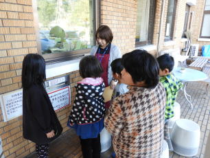 図書館見学（幸ケ丘小）1