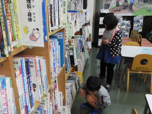 図書館見学（幸ケ丘小）2