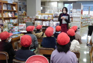 図書館見学（野尻小）1