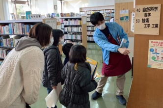 図書館見学（幸ヶ丘小）1