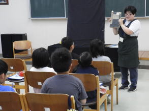 図書館見学（栗須小）4