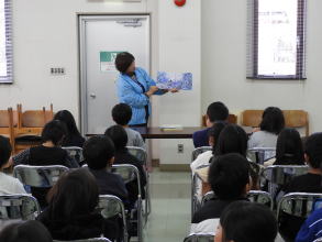 図書館見学（三松小）3